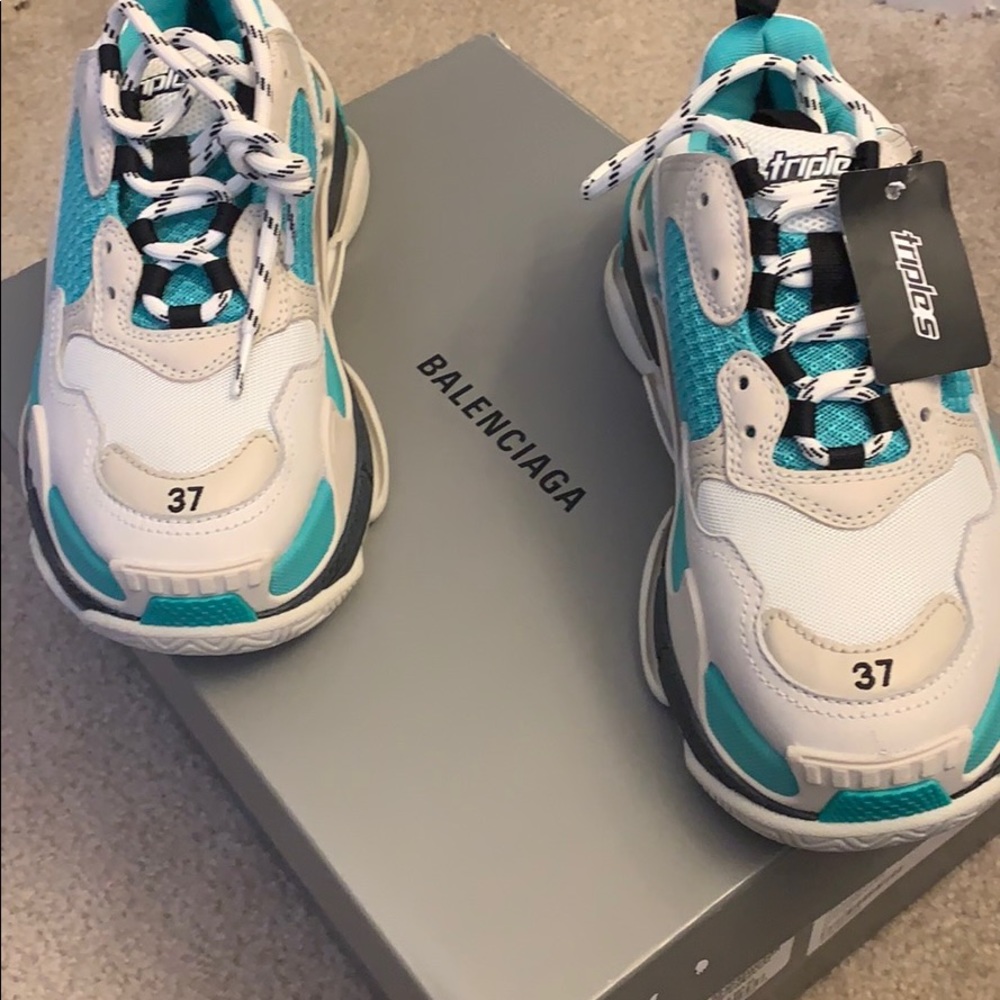 SOLD - Balenciaga triple S